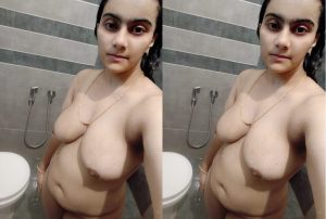 Sexy Desi Girl bathing