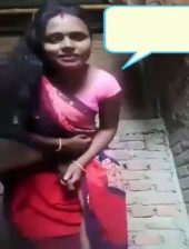 Village Horny Bhabhi Masturbating With Belan On Video Call