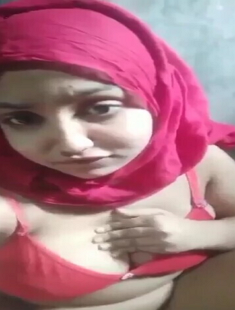 Beautiful Sexy Horny Hijabi Gf Showing