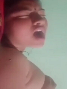 Horny Desi Girl Fingering And Moaning
