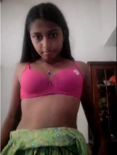 Young Cute Girl Nude Show On Camera Like Model