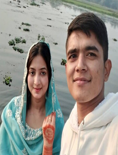 Beautiful Cheater Wife Showing Fingering