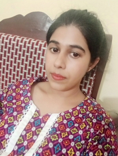 BEAUTIFUL DESI BABE SHOWING BIG BOOBS