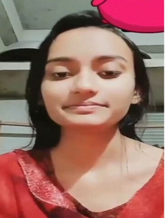 Cute Slim Girlfriend Showing Boobs And Pressing