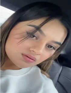 Sexy Babe Showing And Fingering Hard