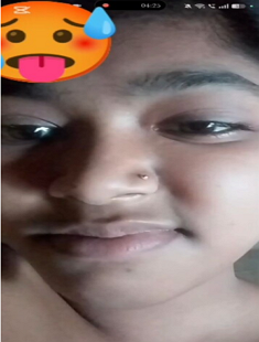 Beautiful Cute Gf Showing Boobs