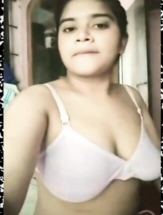 Desi Babe Showing Pussy n Ass in VC With BF