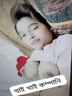 Sexy Gf Showing Lover On Video Call