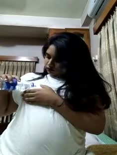 Sexy Girl Showing Nude In Mirror