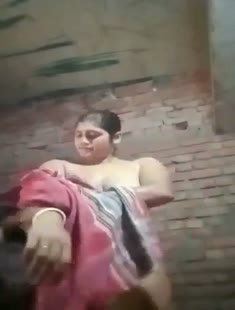 Beautiful Sexy Bengali Boudi After Bath Showing For Lover