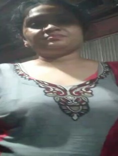Sexy Bengali Horny Village Milf Masturbating With Brinjal