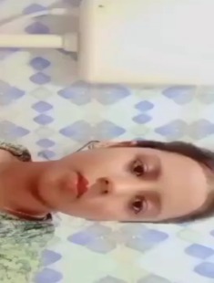 Desi Girl Showing Boobs And Rubbing Pussy
